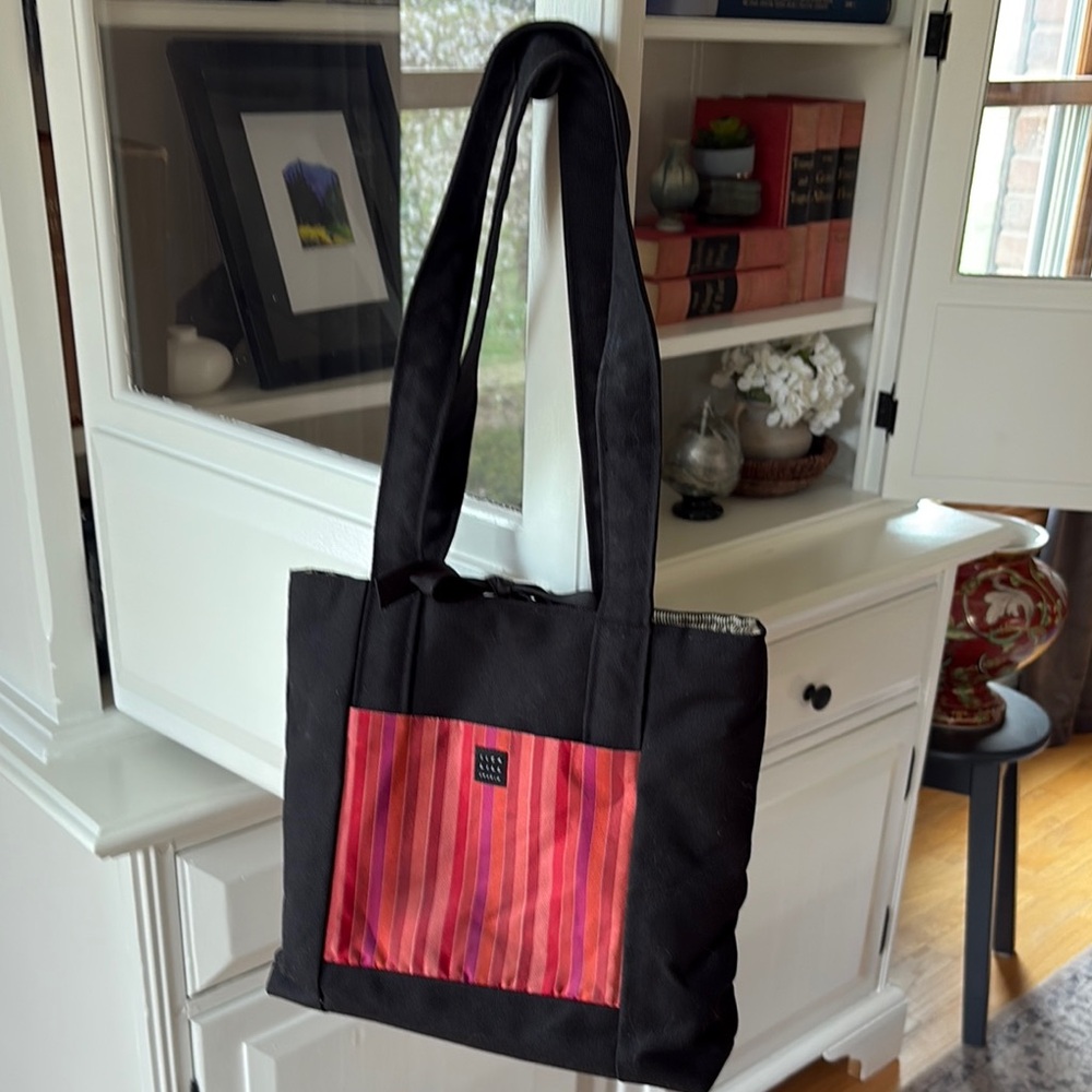 1154 Lill Small Tote Bag